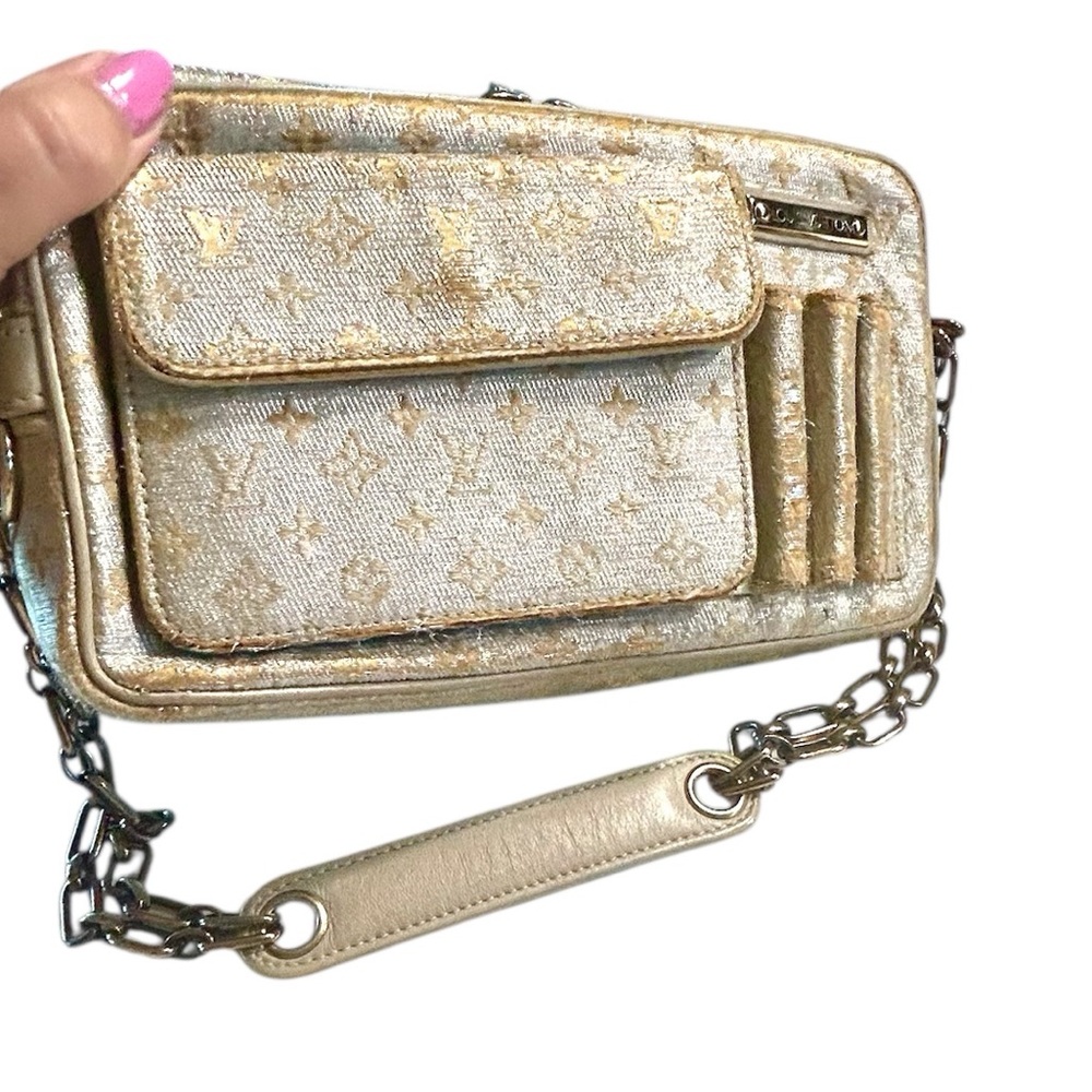 LOUIS VUITTON Monogram
Shine McKenna Handbag Gold Silver
Canvas Authentic